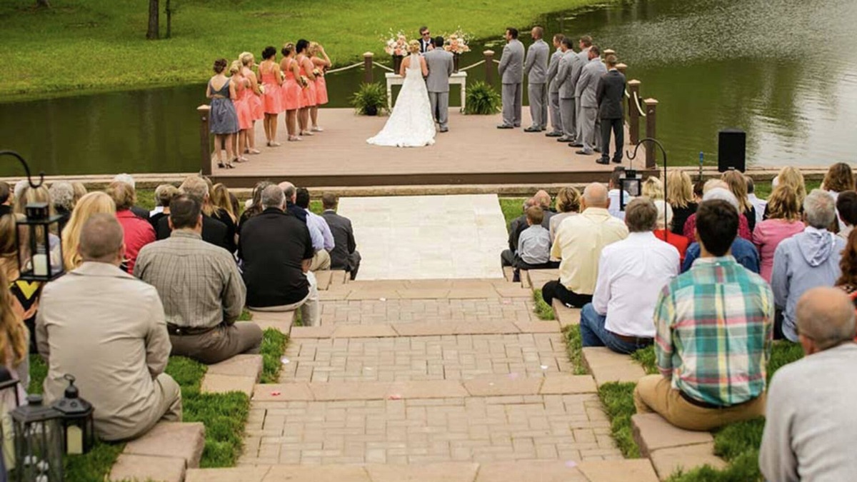 Gallatin House | Guest services with a prep/cooking/catering kitchen to serve your guests.