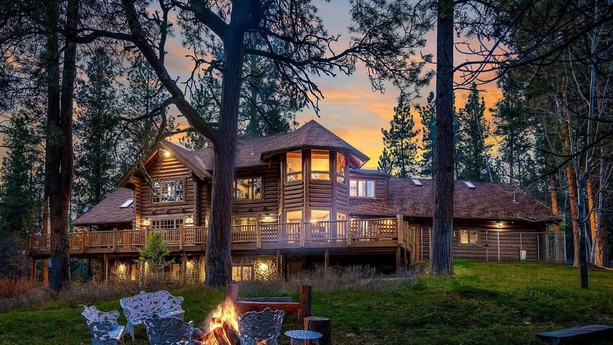 Missoula House | Guest suite attached to log home in the FOREST