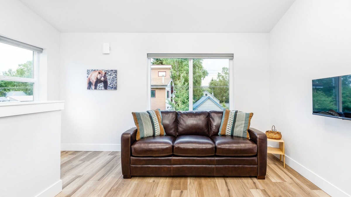 South Addition House | Guest suite in a prime location blocks from downtown with WiFi & W/D
