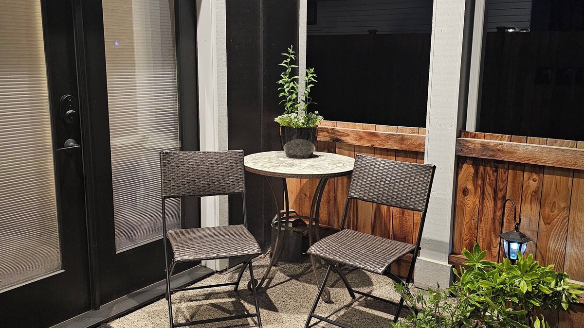 Snohomish House | Guest Suite in Historic Downtown Snohomish - walk to shop, dine, adventure!