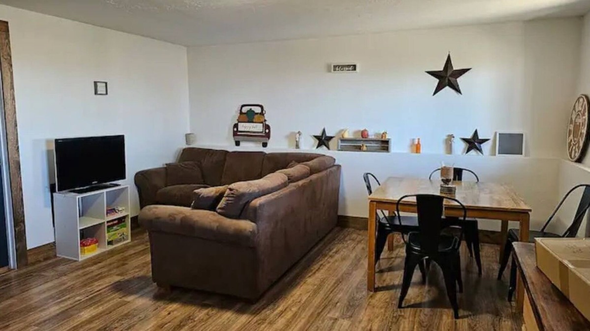 Springfield Apartment | Guest suite, in the country.