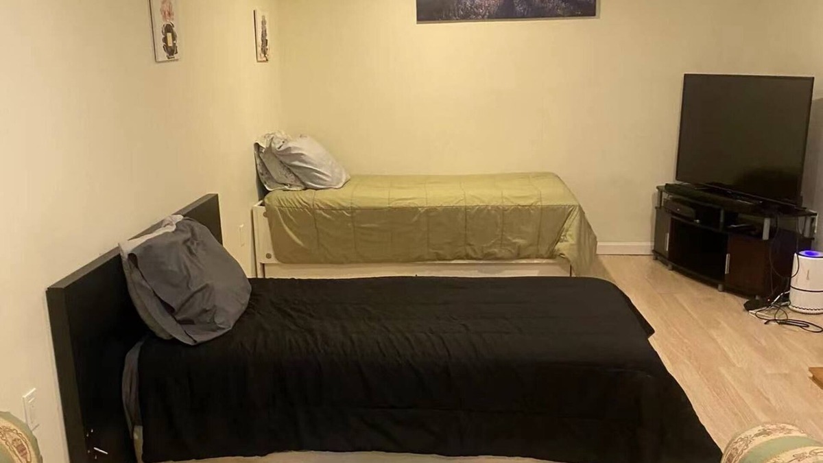 Hanover House | Guest suite with a private bathroom and entrance near Dartmouth