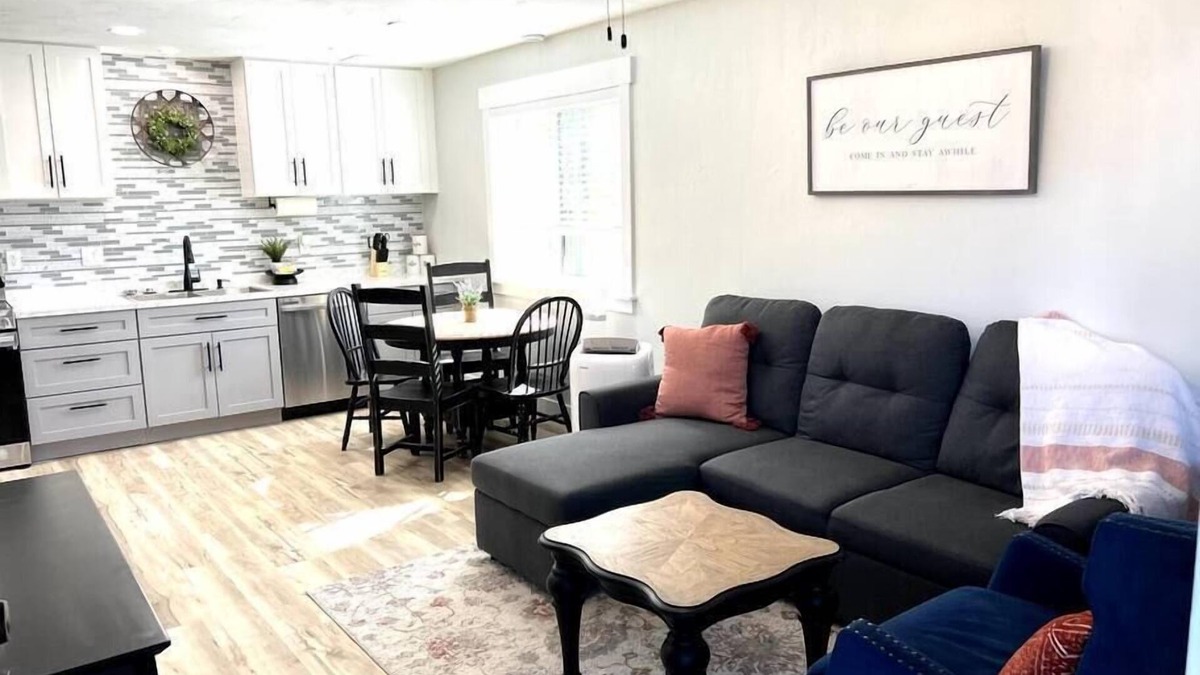 Idaho Falls Apartment | Guest Suites -1996 #3 Cozy 1 bedroom 1 bath suite
