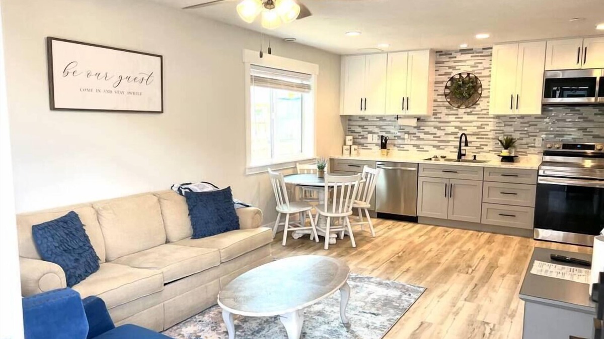 Idaho Falls Apartment | Guest Suites -1998 #1 Charming 1 bedroom 1 bath Suite