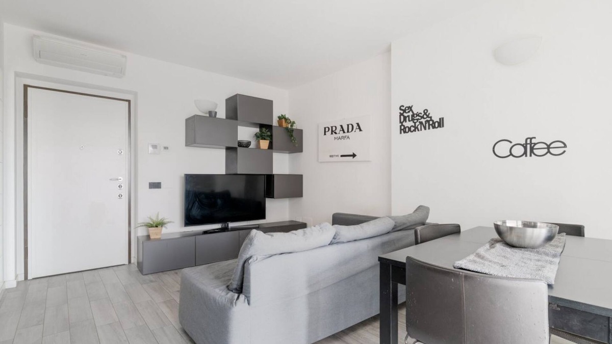 Gallaratese Apartment | GuestHost - Bonola M1 Balcony Apartment