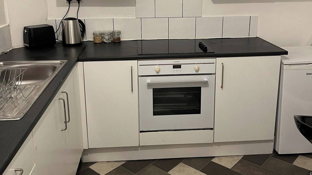 North Bitchburn House | GuestHouse-2BR-Parking-WiFi-ToiletriesProvided