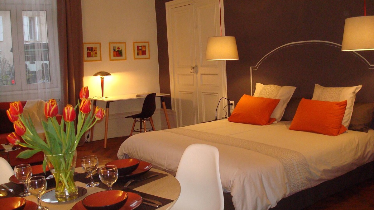 Macon Apartment | guesthouse CLOS ST JEAN with 2 luxury apartments, independent