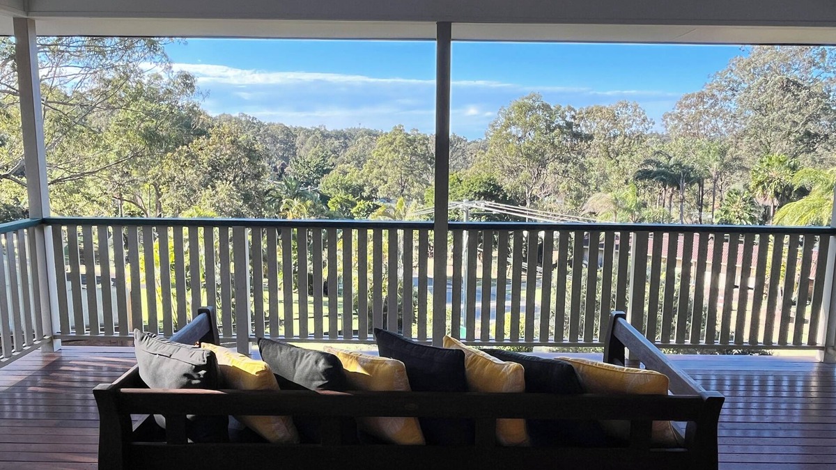 Ferny Hills House | Guesthouse - comfort & relaxation in a peaceful neighbourhood. 30 mins from City