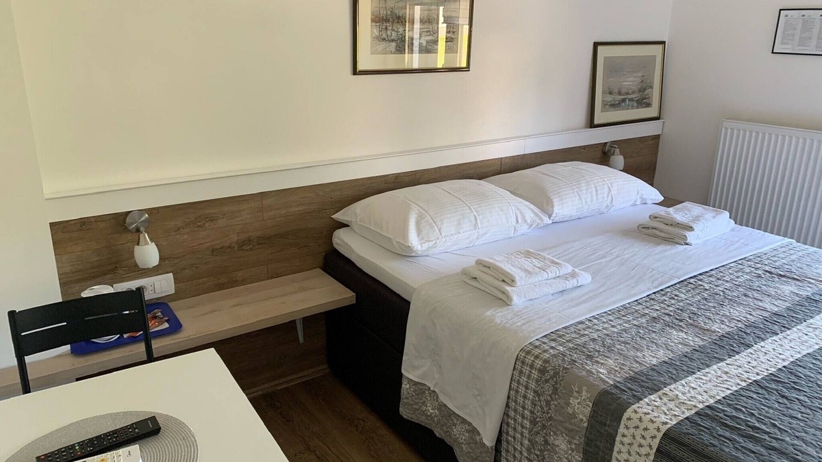 Jezerce House | Guesthouse Family Bosnic - Double Room with Balcony - 3 - 3