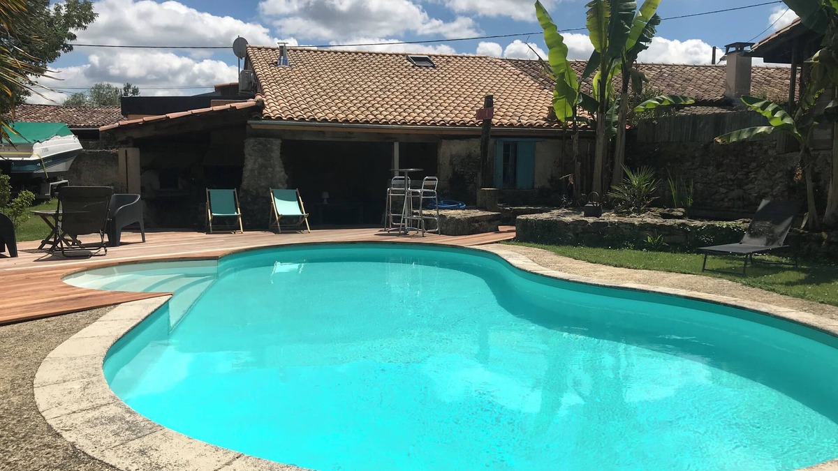 Barsac House | Guesthouse for 2 in a peaceful setting among the vines. Sauna & pool