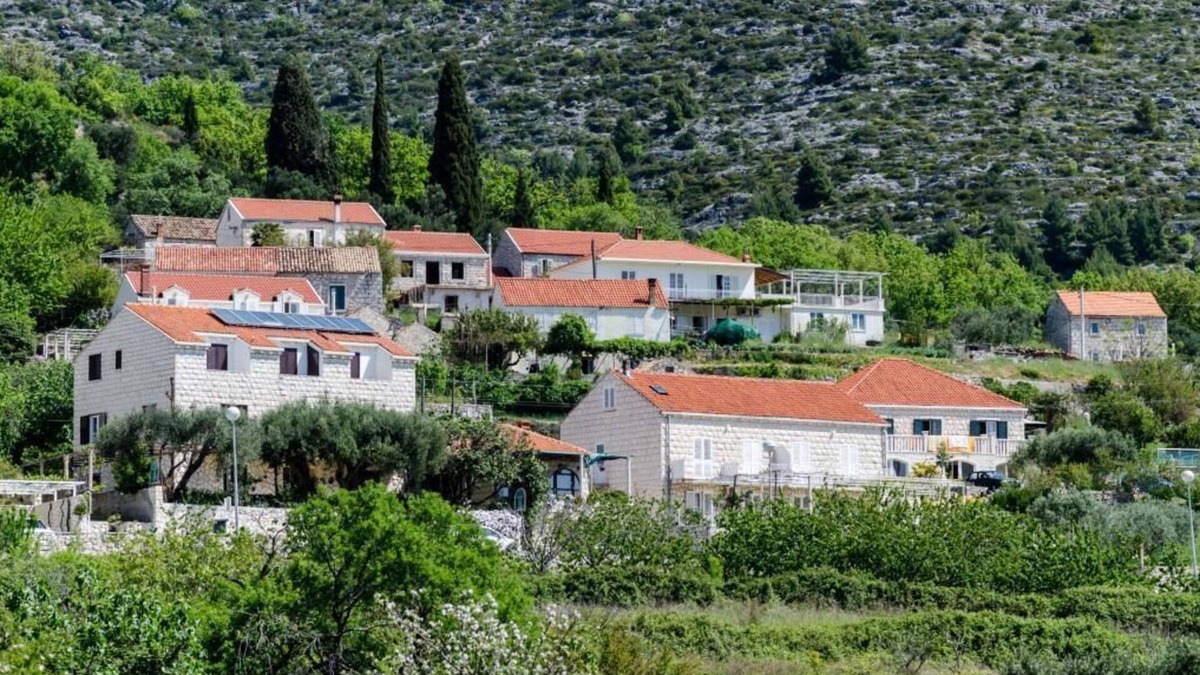 Orasac House | Guesthouse Moretic - Small Double Room with Garden View 1