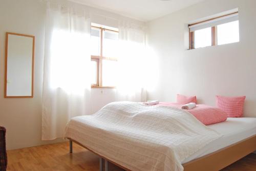Hvolsvollur House | Guesthouse Vestri-Gardsauki