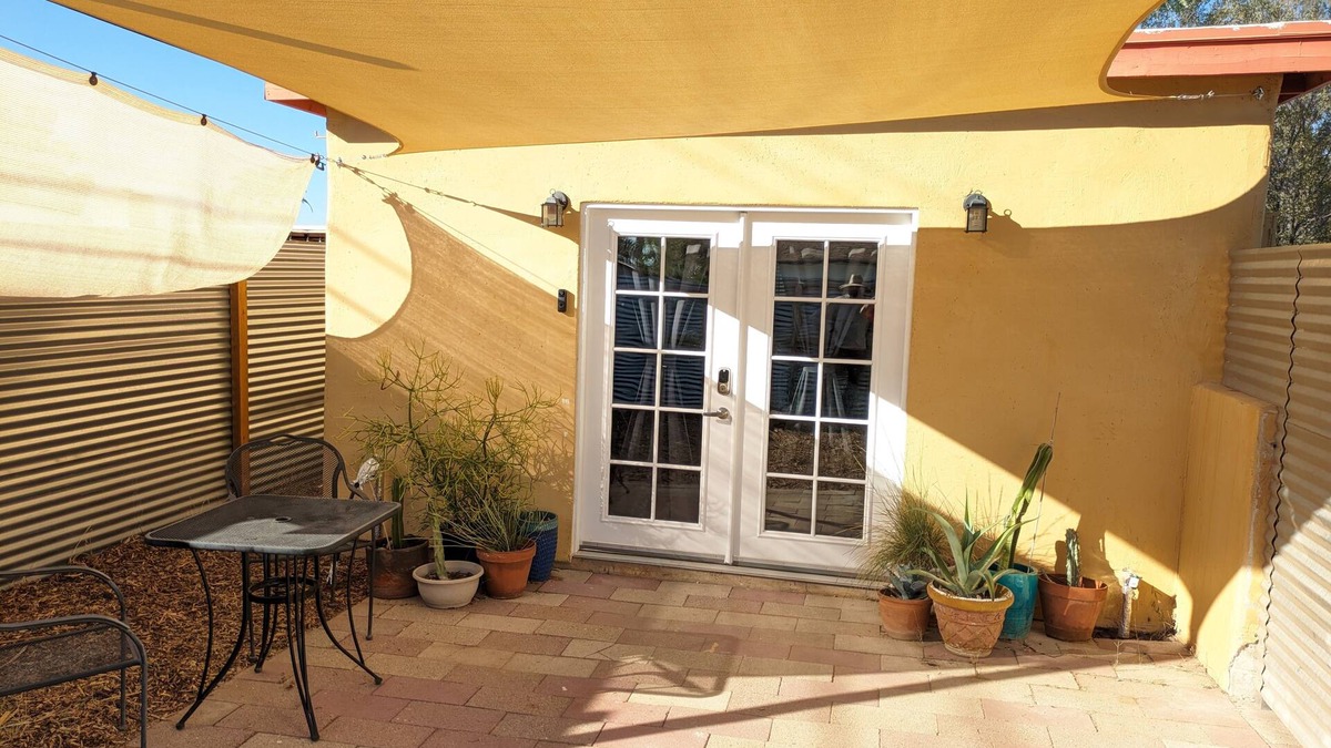 Campus Farm Apartment | Guesthouse w/private access and patio