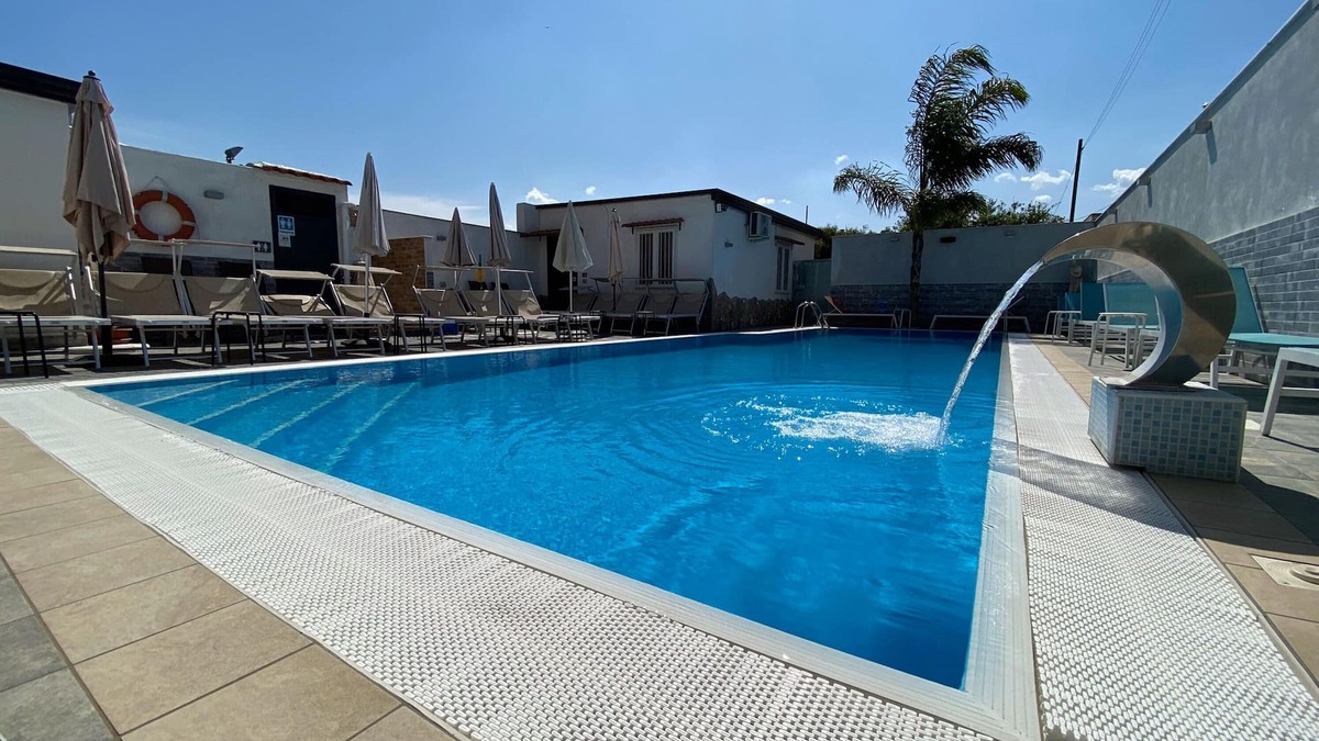 Scafati Bed & Breakfast | Guesthouse with Pool, SPA, Wifi, Parking. Not Far From Sorrento, Naples & Amalfi