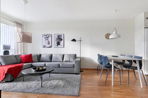 Boden Apartment | Guestly Homes - 3BR Corporate Comfort