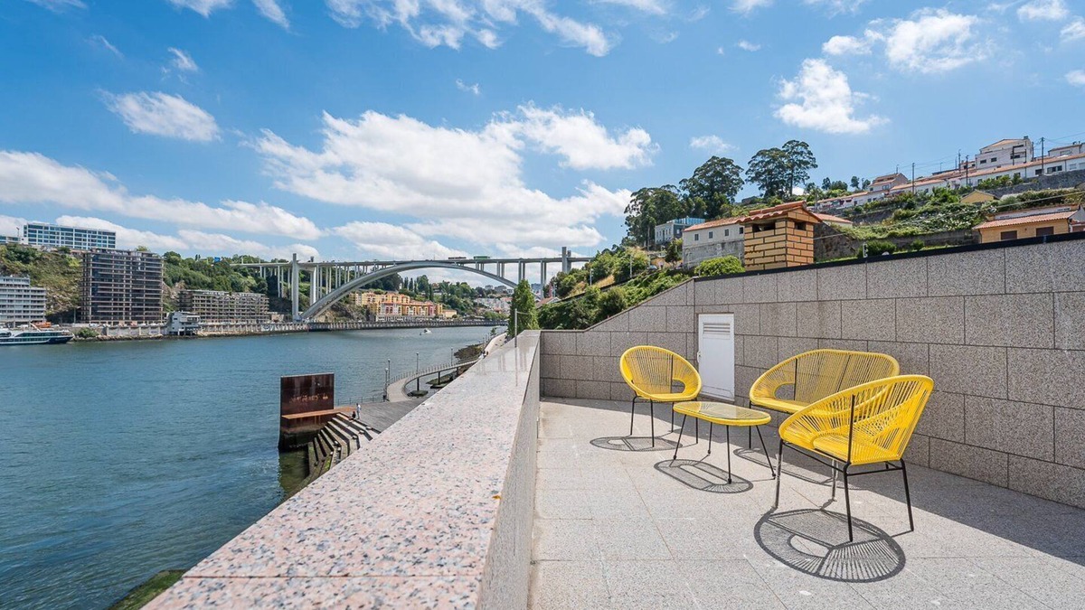 Sao Pedro da Afurada Apartment | GuestReady - Afurada River View