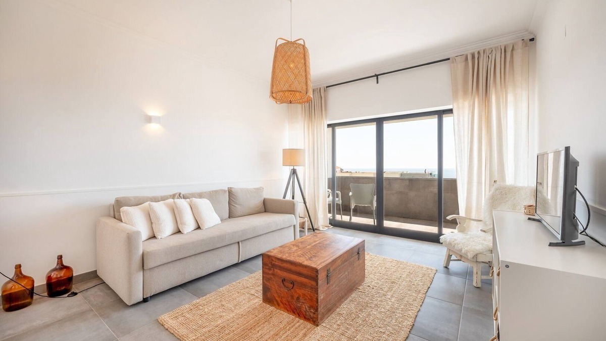 Praia das Macas Apartment | GuestReady - Apple beach hideaway with sea views