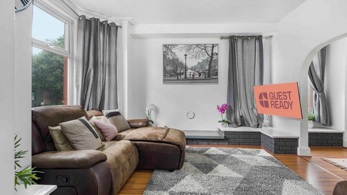 Levenshulme House | GuestReady - Charming Home in Vibrant Levenshulme