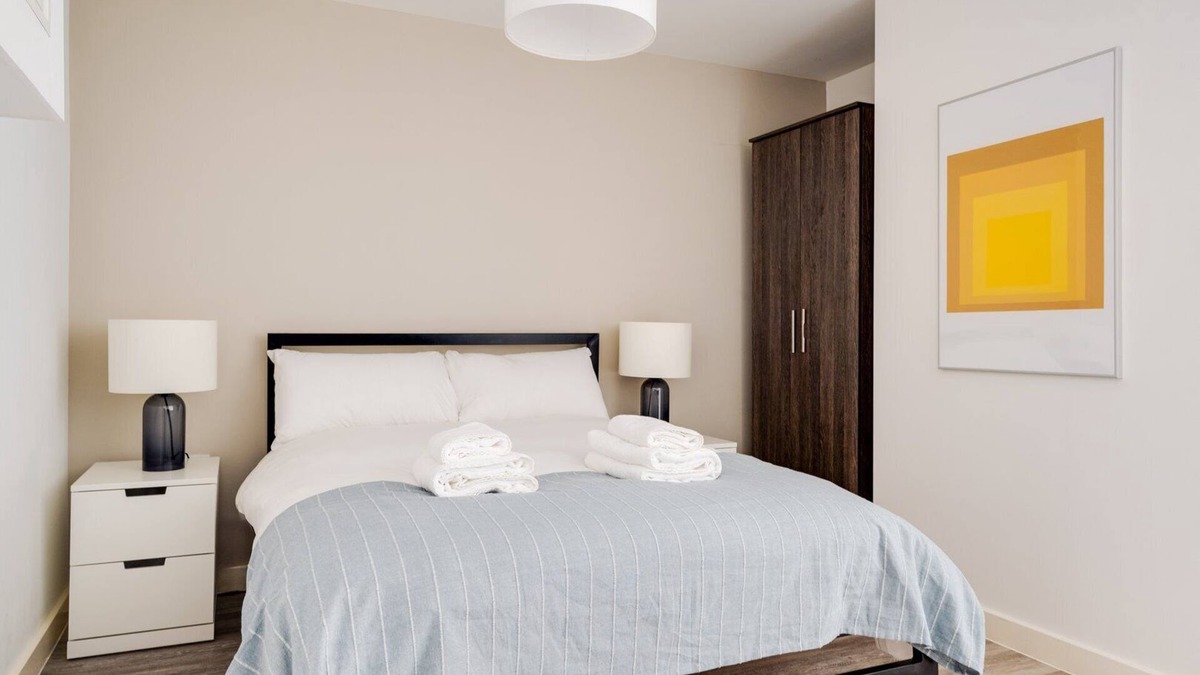 Liverpool City Centre Apartment | GuestReady - Quaint Liverpool Gem