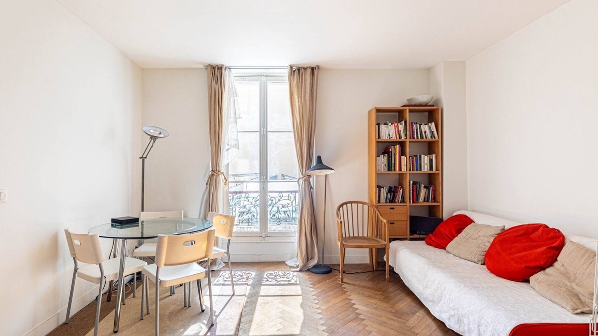 Saint-Vincent-de-Paul Apartment | GuestReady - Sunlit Serenity near Montmartre