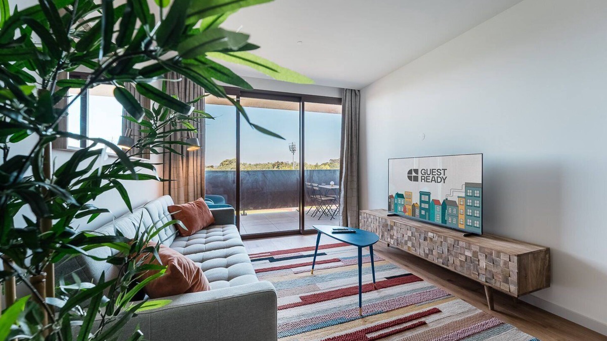 Mafamude Apartment | GuestReady - V. N. Gaia Stadium Views and Comfort