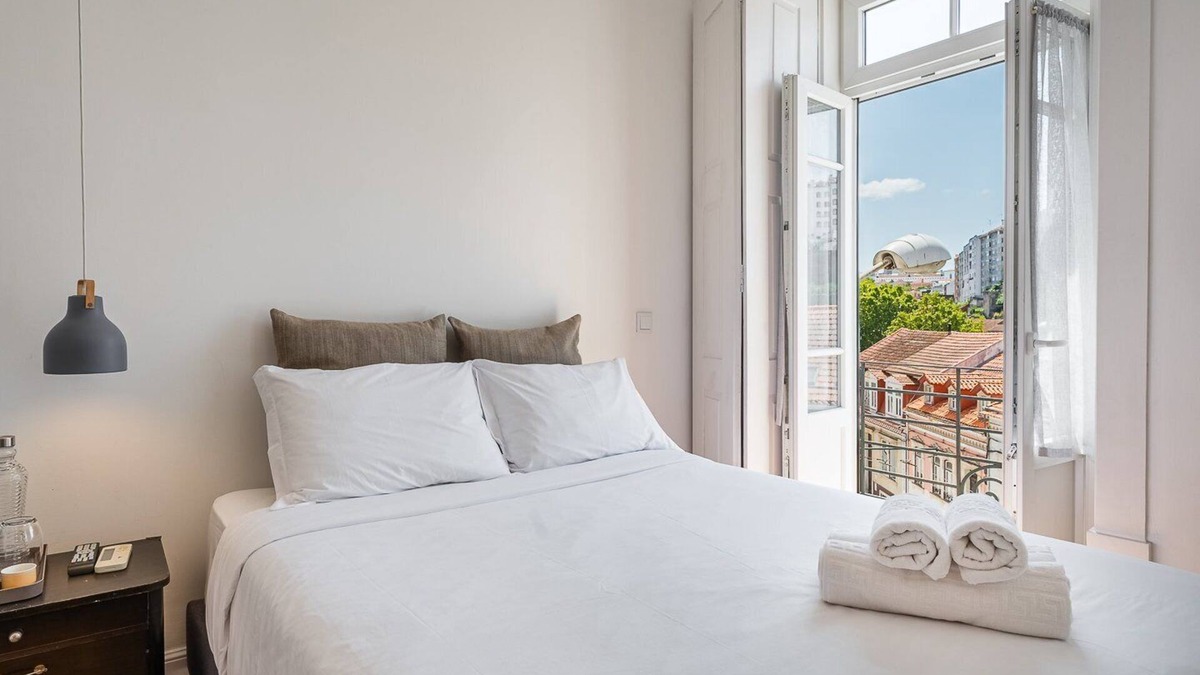 Coimbra Apartment | GuestReady - ZaZa GuestHouse - Room 3