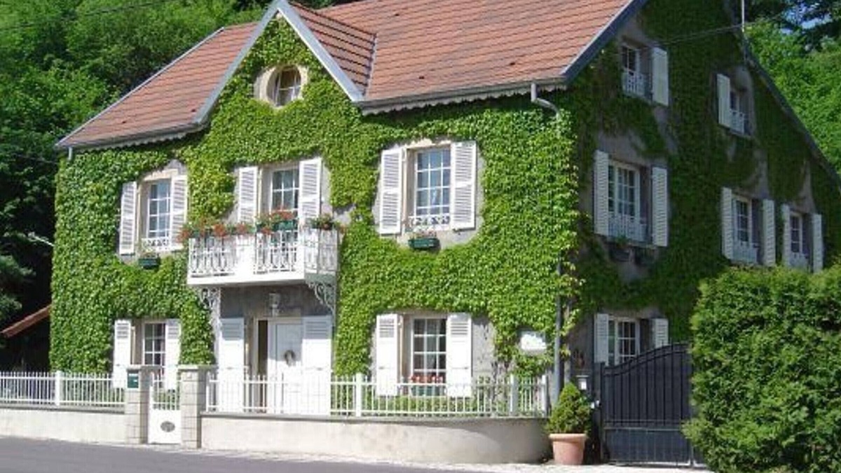 Plancher-Bas Bed & Breakfast | Guestroom Plancher-Bas, studio flat, 5 persons