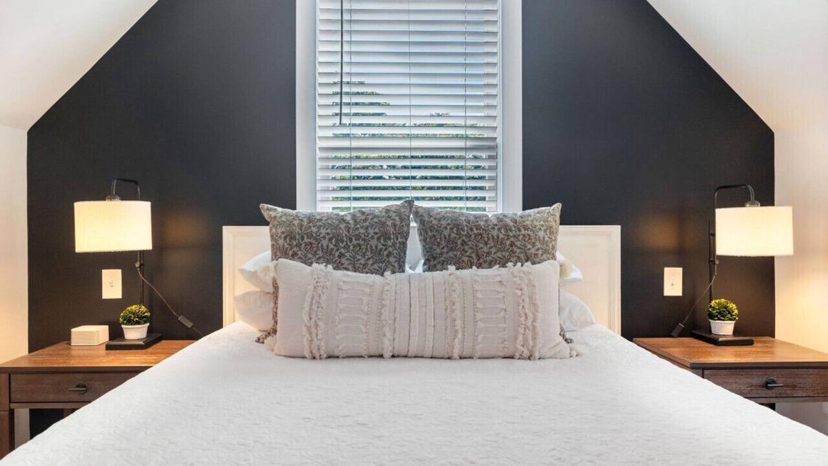 Franklin House | Guests Rave: Clean, Private, Walkable to Franklin