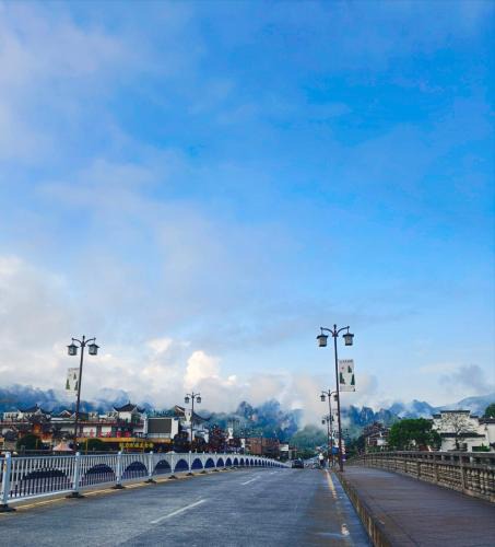 Wulingyuan Hotel | GUI YUAN ZHEN PIN HOTEL - Zhangjiajie National Forest Park Store -Free one way pick up service over 2 night-English speaking customer service
