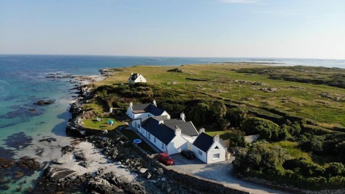 Ballyconneely Cottage | Guinness House