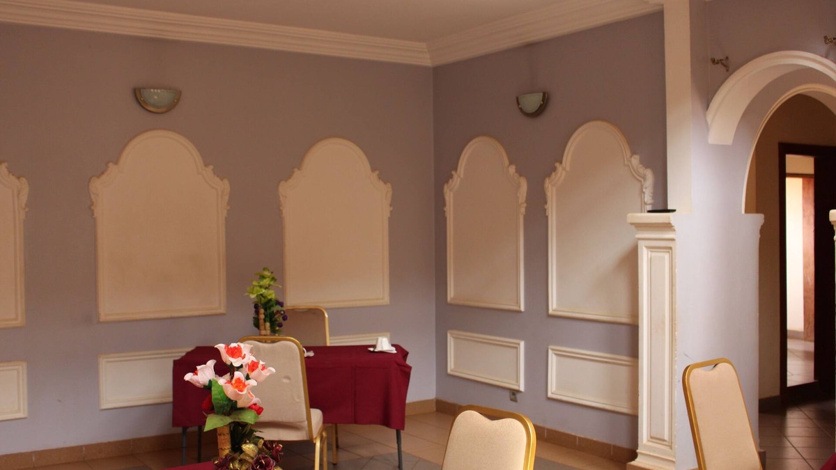 Bafoussam Hotel | Guins Palace