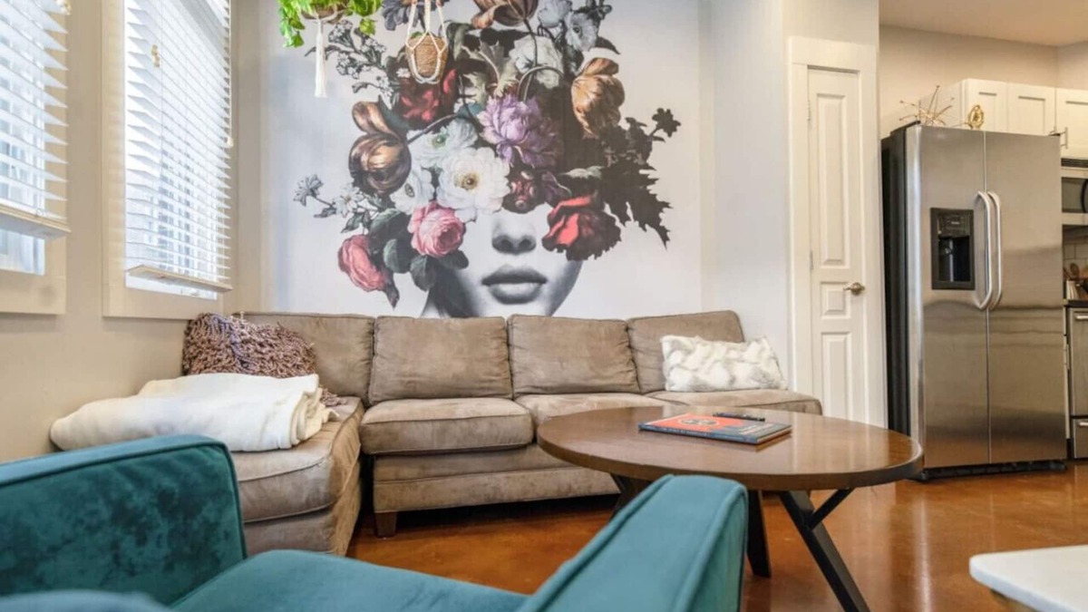 West End Condo | Guitar Groove: King Beds & Keyless Entry Near Music Row – A Stunning Nashville Escape!