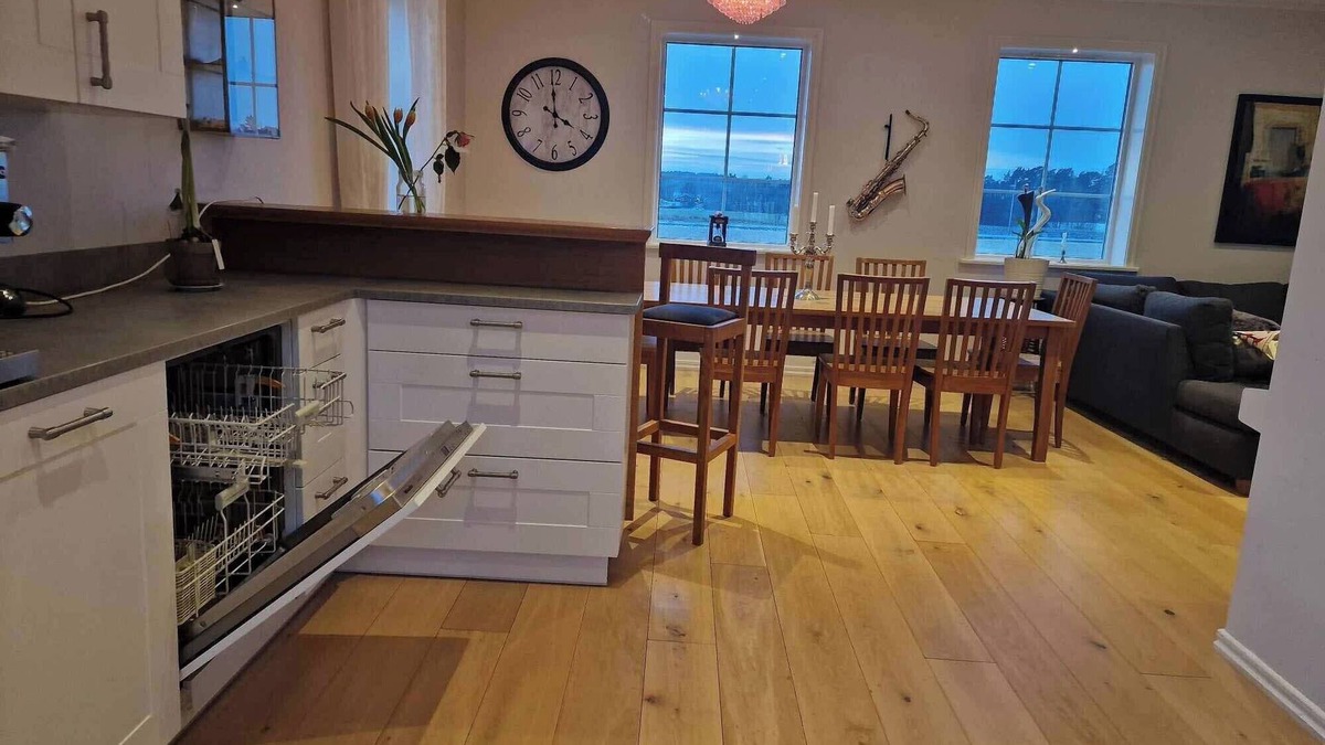 Save Villa | Gula Villan, Elegant and spacious near Gothenburg.
