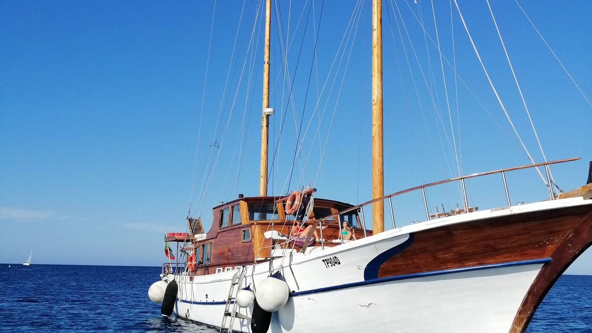 Trapani City Centre Boat Rental | Gulet cruises in the Mediterranean - Liveaboard & Diving Safari by motorsailer.
