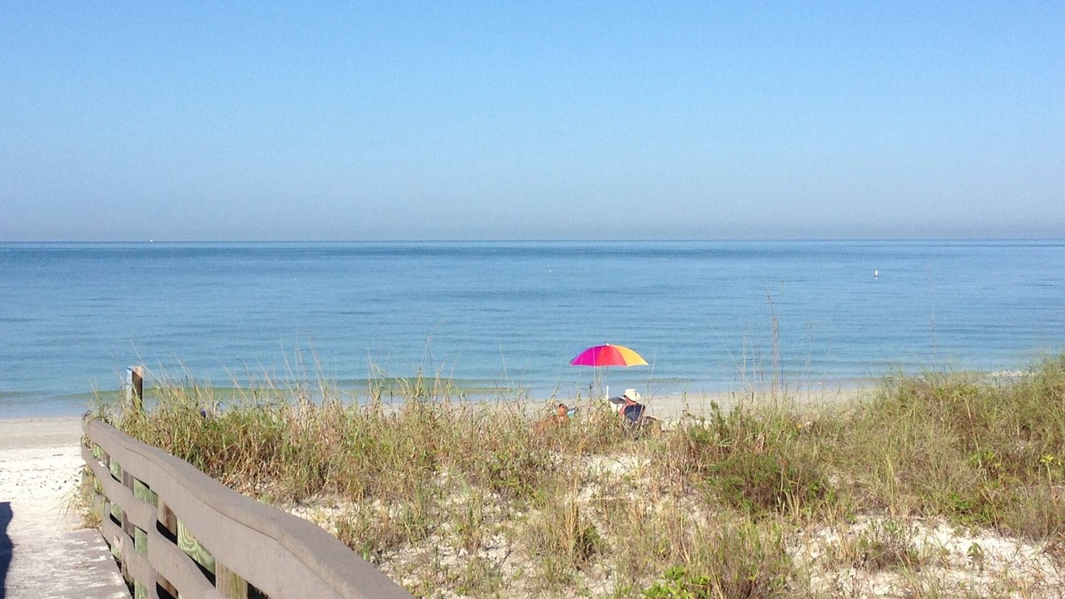 Indian Rocks Beach Apartment | Gulf Breeze Inn - Total relaxation! DISCOUNT! 5 nights or more 5% off!