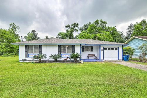 West Orange House | Gulf Coast Home Less Than 2 Mi to Parks and Museums!