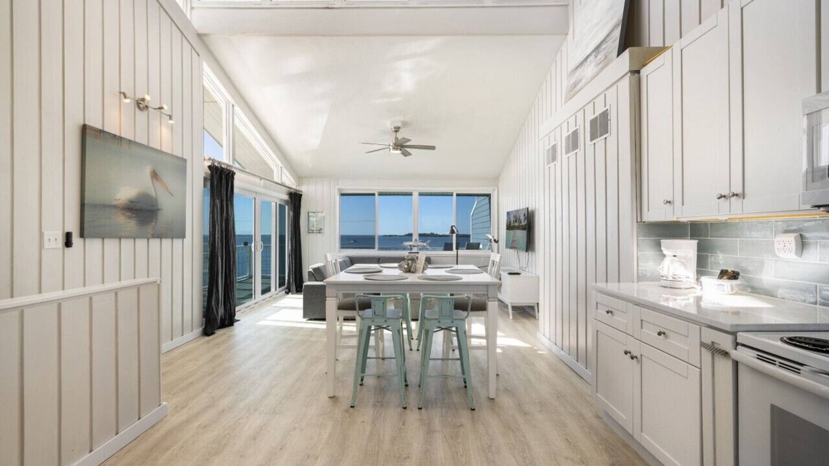Cedar Key Apartment | Gulf of Mexico waterfront townhouse
