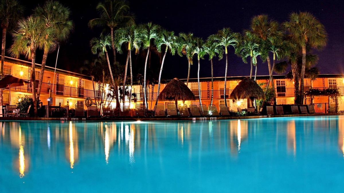 Moorings Hotel | Gulfcoast Inn Naples