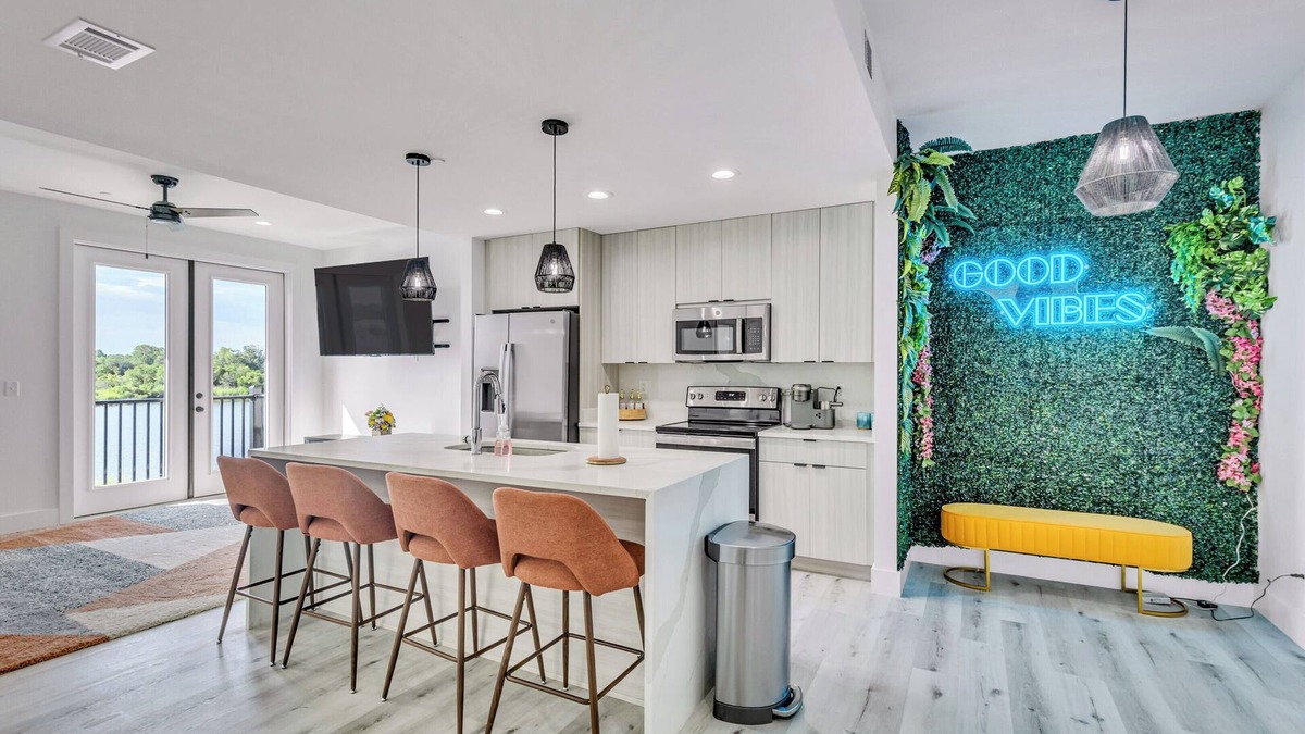 Gulfport Condo | Gulfport/Biloxi Waterfront Oasis