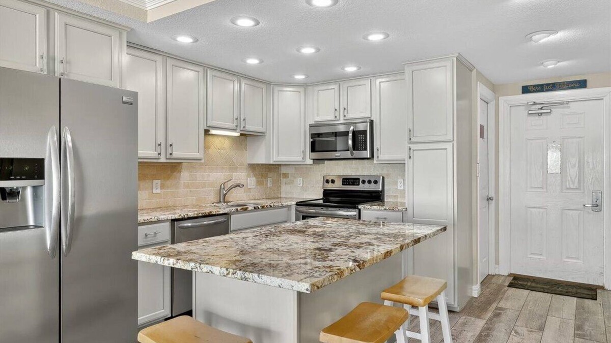 Corpus Christi Condo | Gulfstream Condos Unit 610 | Top-Floor | Gulf Front Views