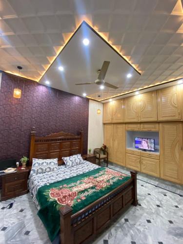 Faisalabad Bed & Breakfast | Gulistan Inn
