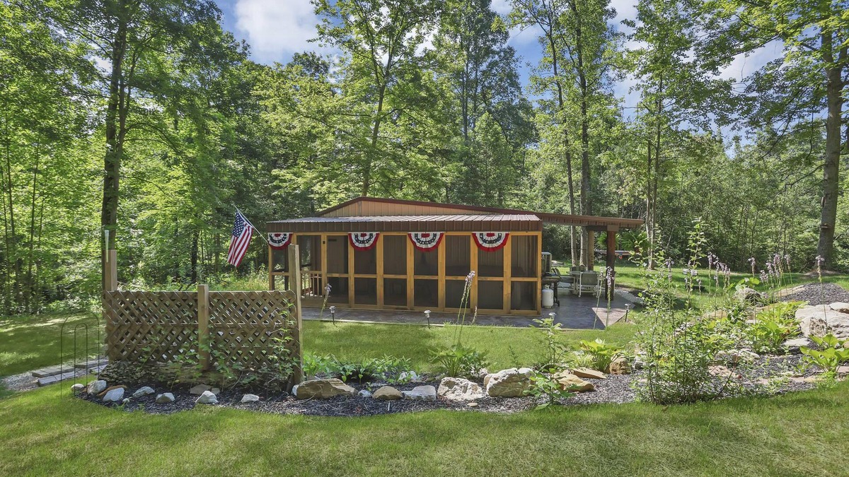 Lancaster Cabin | GunSmoke Themed Western Cabin