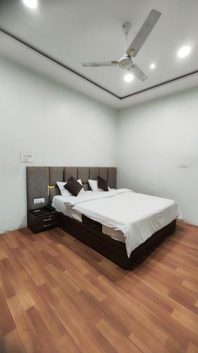 Mathura House | Guru Kripa Guest House