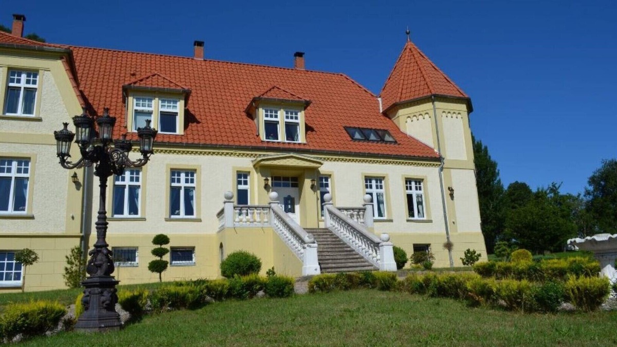 Hohenkirchen Apartment | Gutshaus Wohlenhagen - Apartment 4: Max. 3 persons (45 m2) Tower room