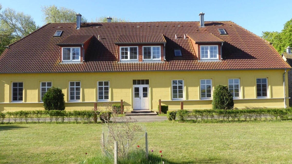 Gingst Apartment | Gut Rattelvitz Galerie E, hochwertig, Sauna, Kamin, eTankstelle, Spielscheune, 15.000qm Park Land