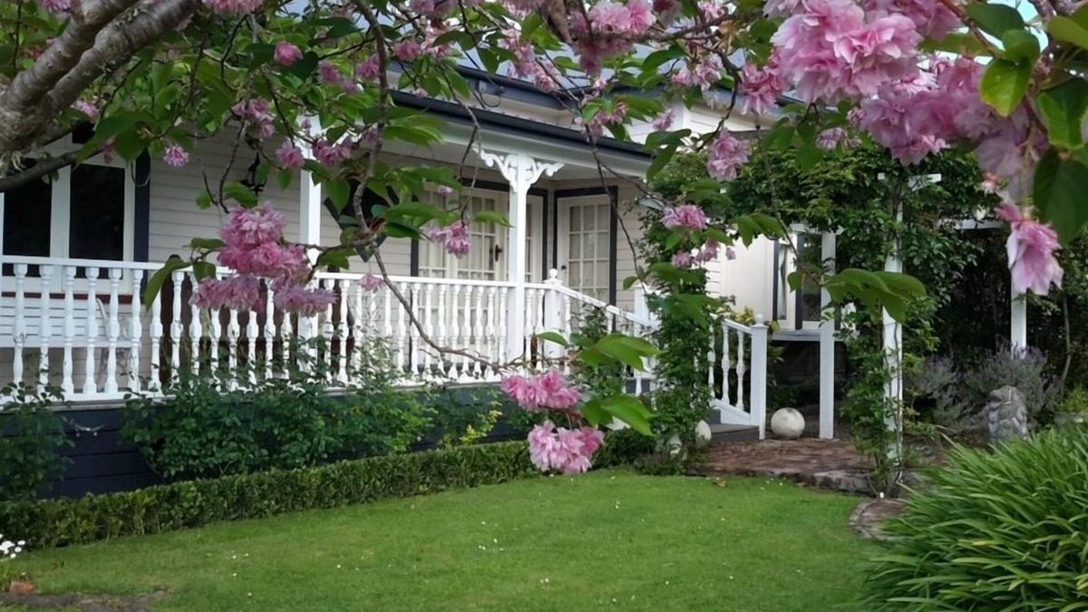 Havelock North Cottage | Guthrie Cottage In the Village of Havelock North