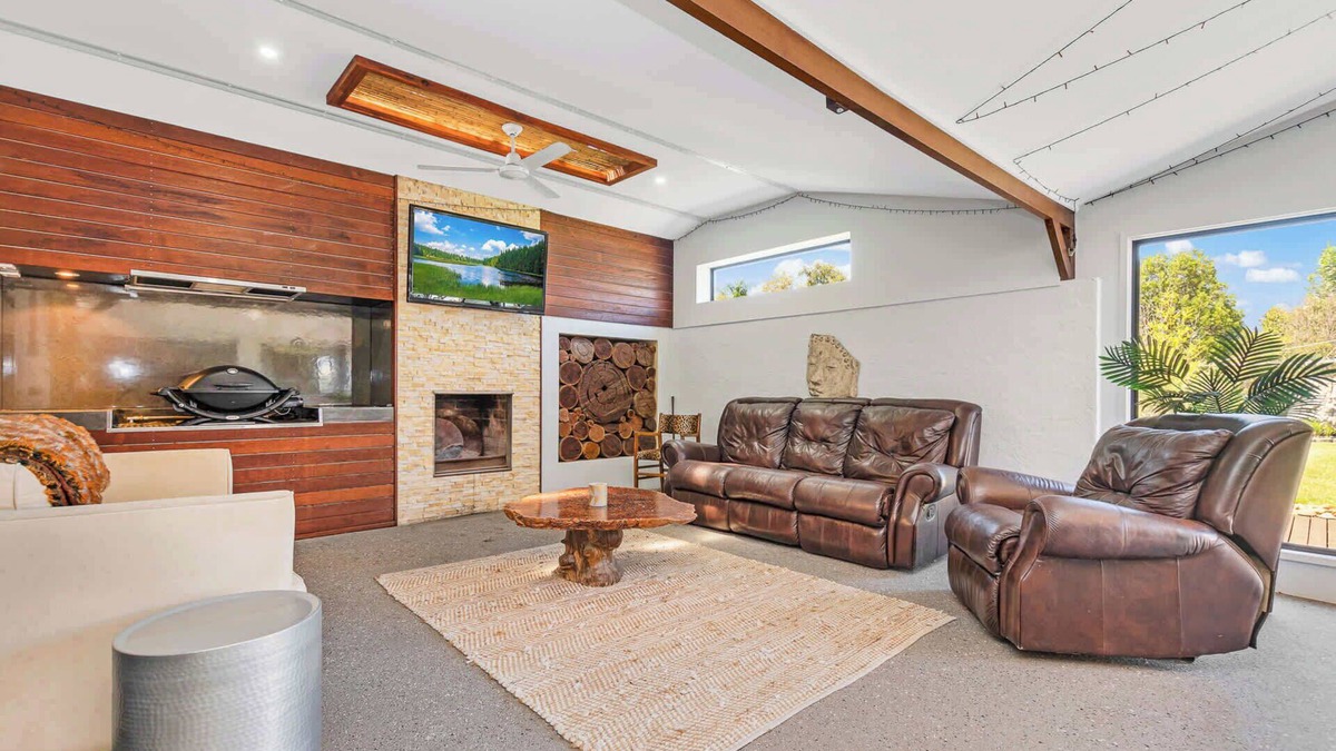 Moama House | Guthries Place - Echuca Holiday Homes