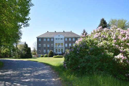 Lubtheen Hotel | Gutshaus Volzrade Hotel & Ferienwohnungen in Elbnähe