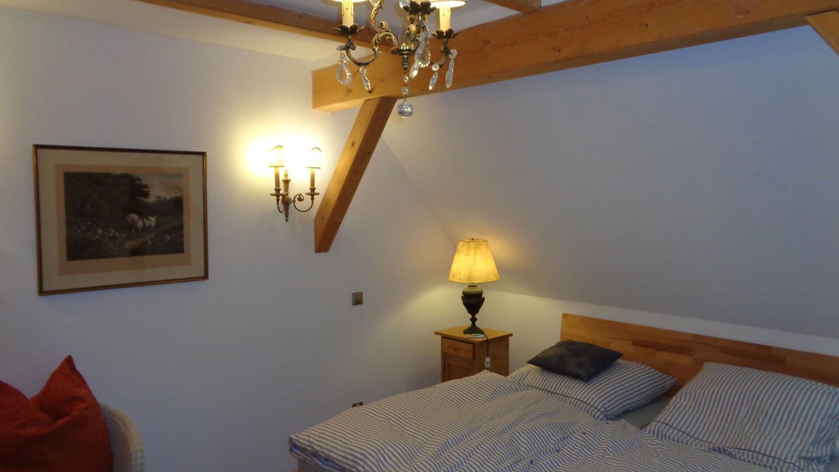 Vierkirchen Apartment | Gutshof am Wasserschloss Döbschütz, located between Görlitz and Bautzen