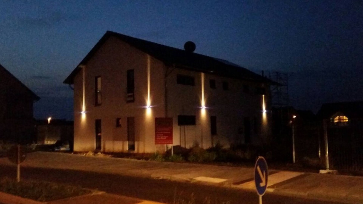Jungersdorf House | Gutunterdachgebracht